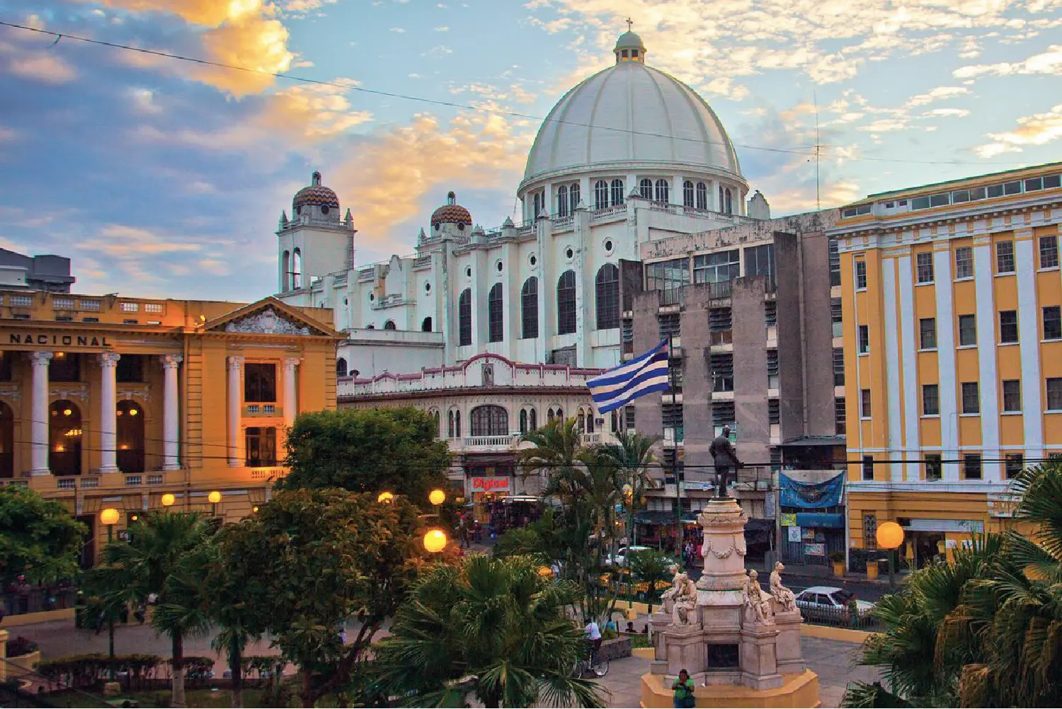 san salvador walking tour 1
